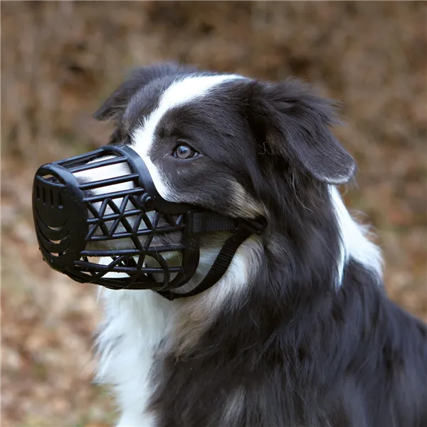 Trixie Náhubek plastový černý S 18 cm