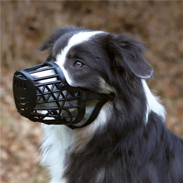 Trixie Náhubek plastový černý S-M 22 cm